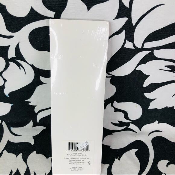 5 for $25| 2002 Betty Boop magnetic notepad, pencil, magnet & gift card gift set - Picture 5 of 5